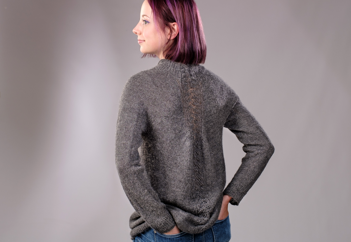 Komplette Rückansicht Pullover Karla