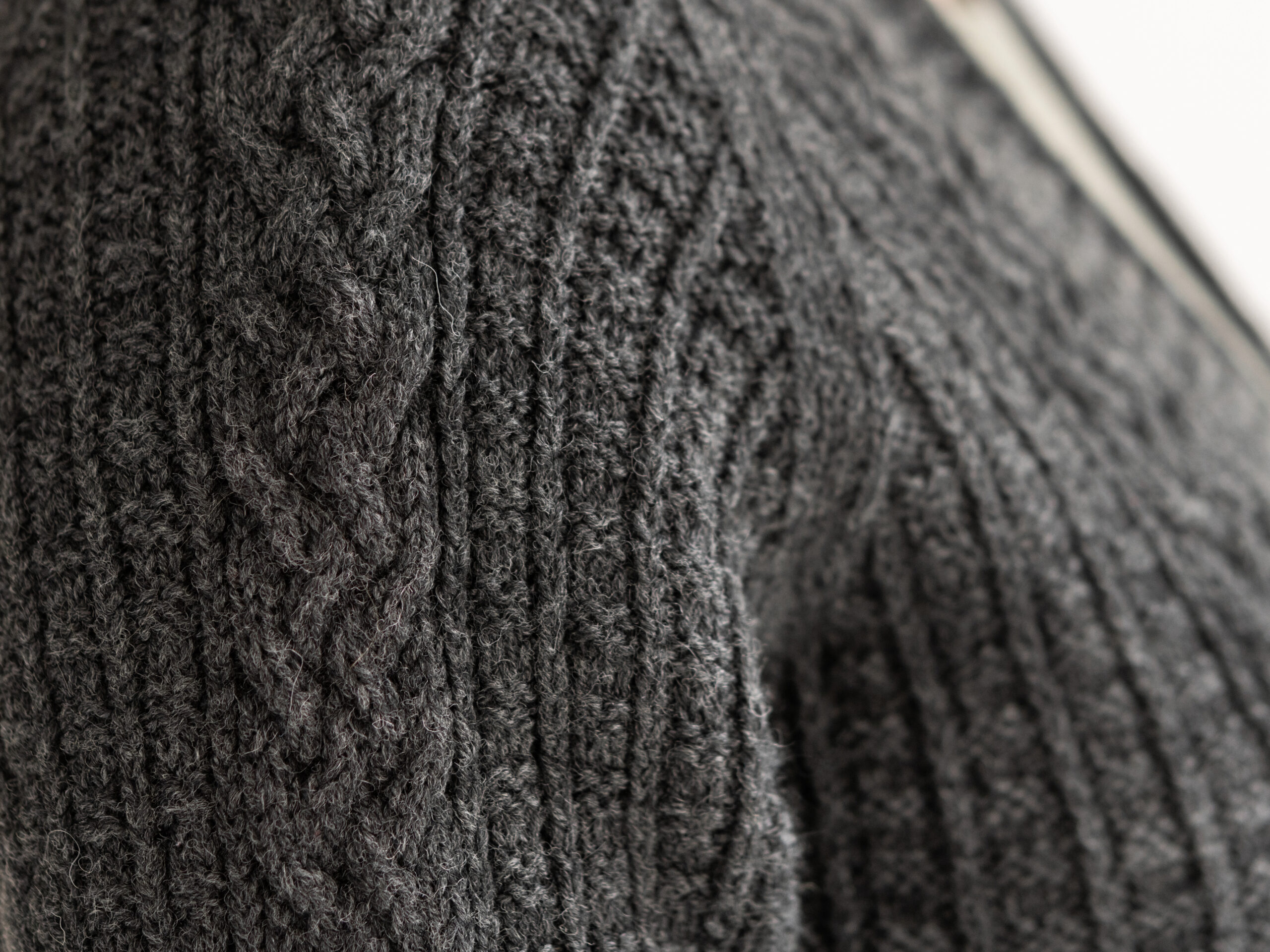 Detailansicht Raglanärmel Strickjacke Stina