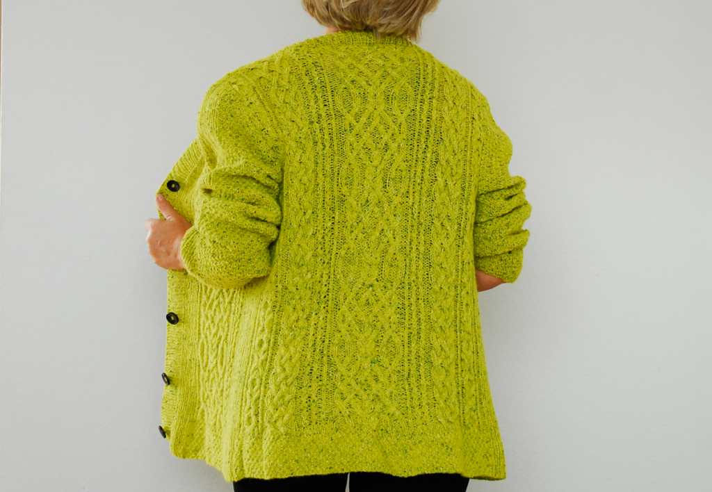 Rückansicht Strickjacke Lene