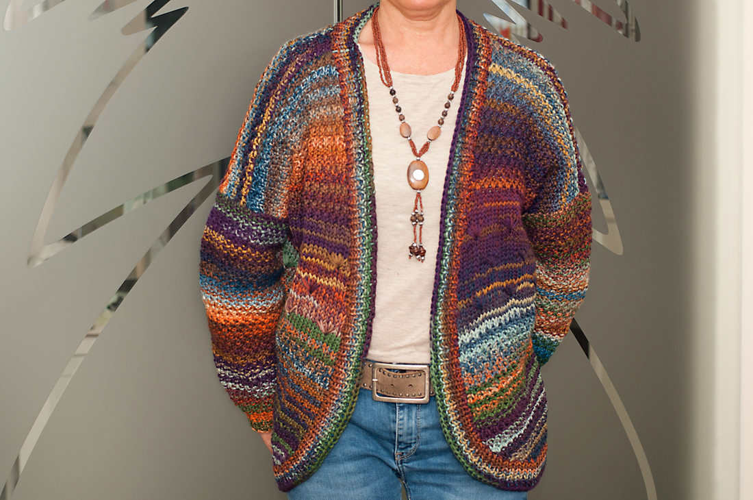 Nahaufnahme Vorderansicht Strickjacke Nastja