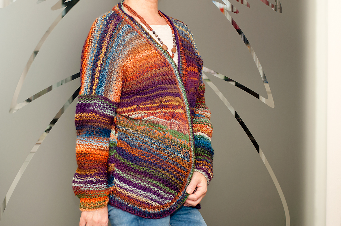 Seitenansicht Strickjacke Nastja