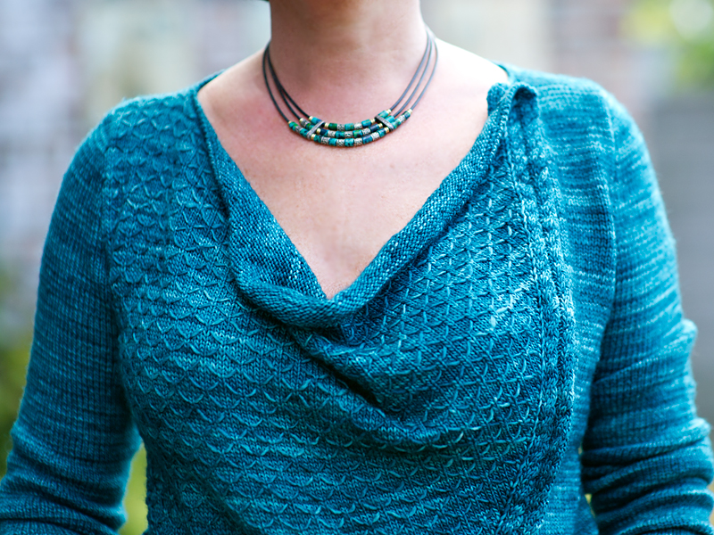 Wasserfallkragen und Vorderteil Pullover Samira