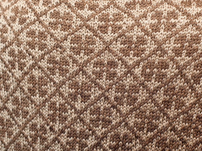 Detailansicht Fair Isle-Muster im Dreiecktuch Tessa